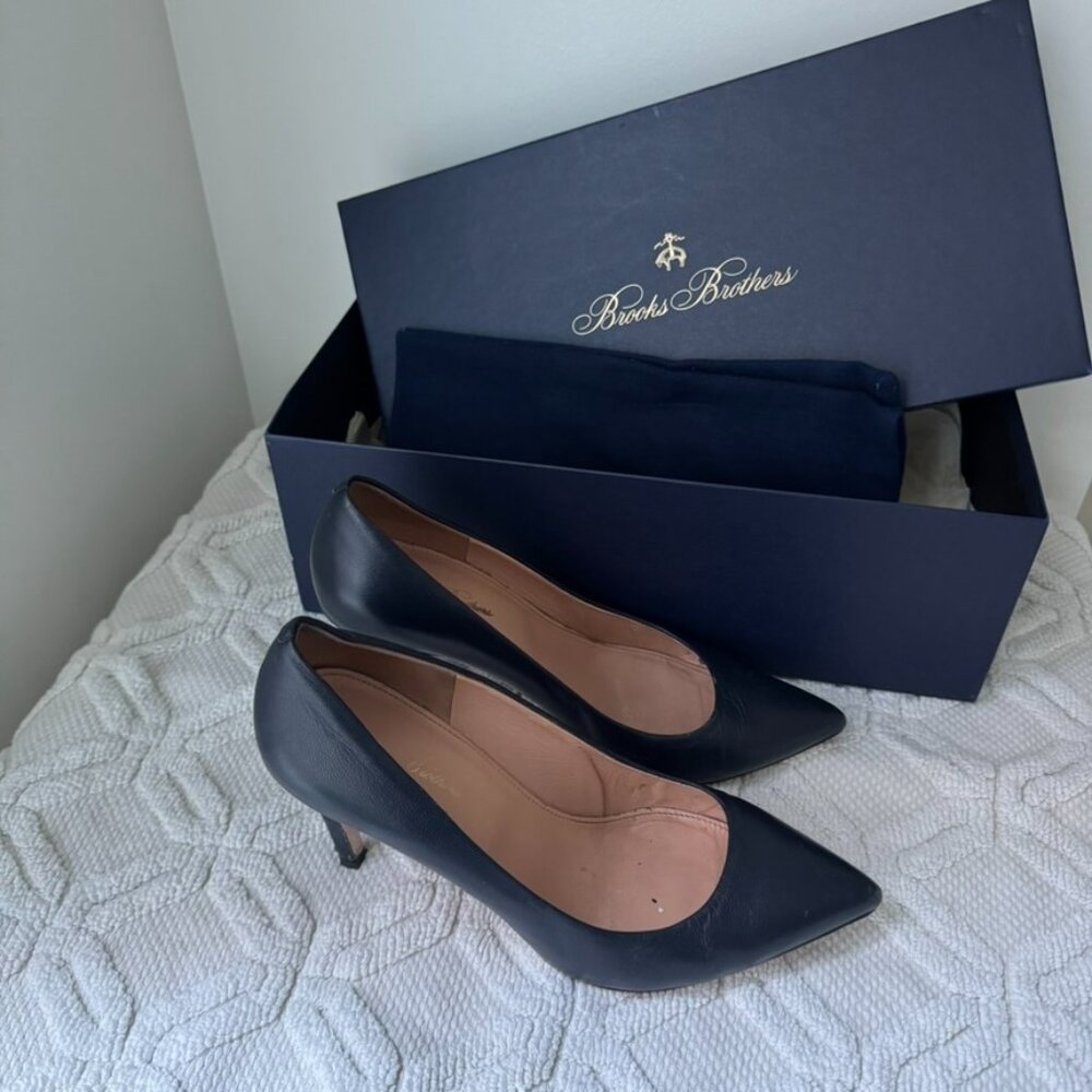 Brooks Brothers Navy Leather Heels - Picture 4 of 11